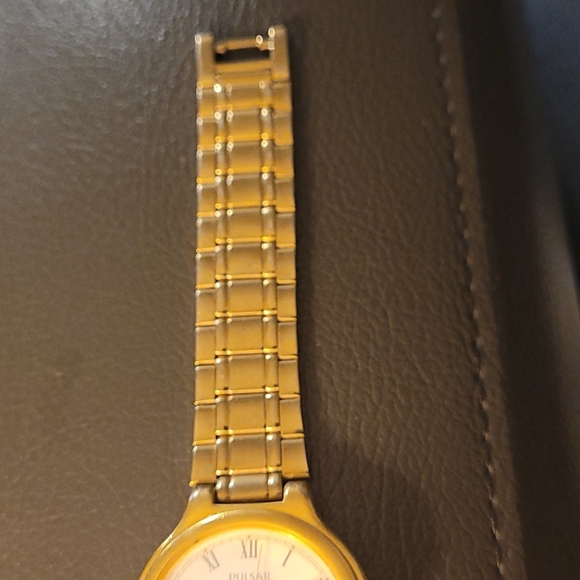 Gold Plated Men's Watch - Picture 3 of 4